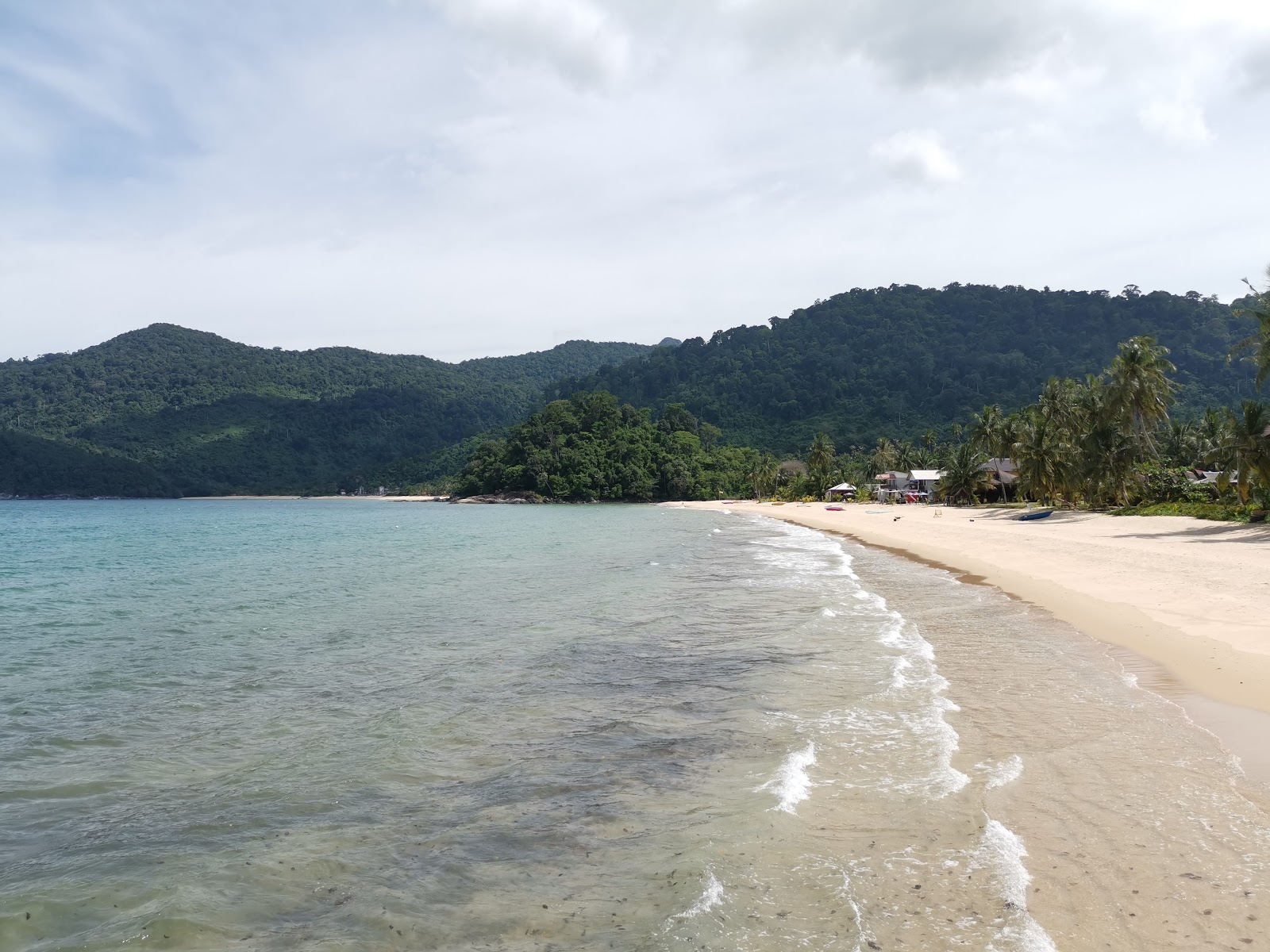 Photo of Juara Beach with white sand surface