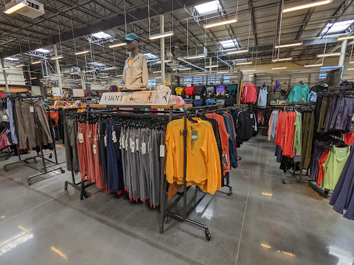 Camping Store «REI», reviews and photos, 6281 W 135th St, Overland Park, KS 66223, USA