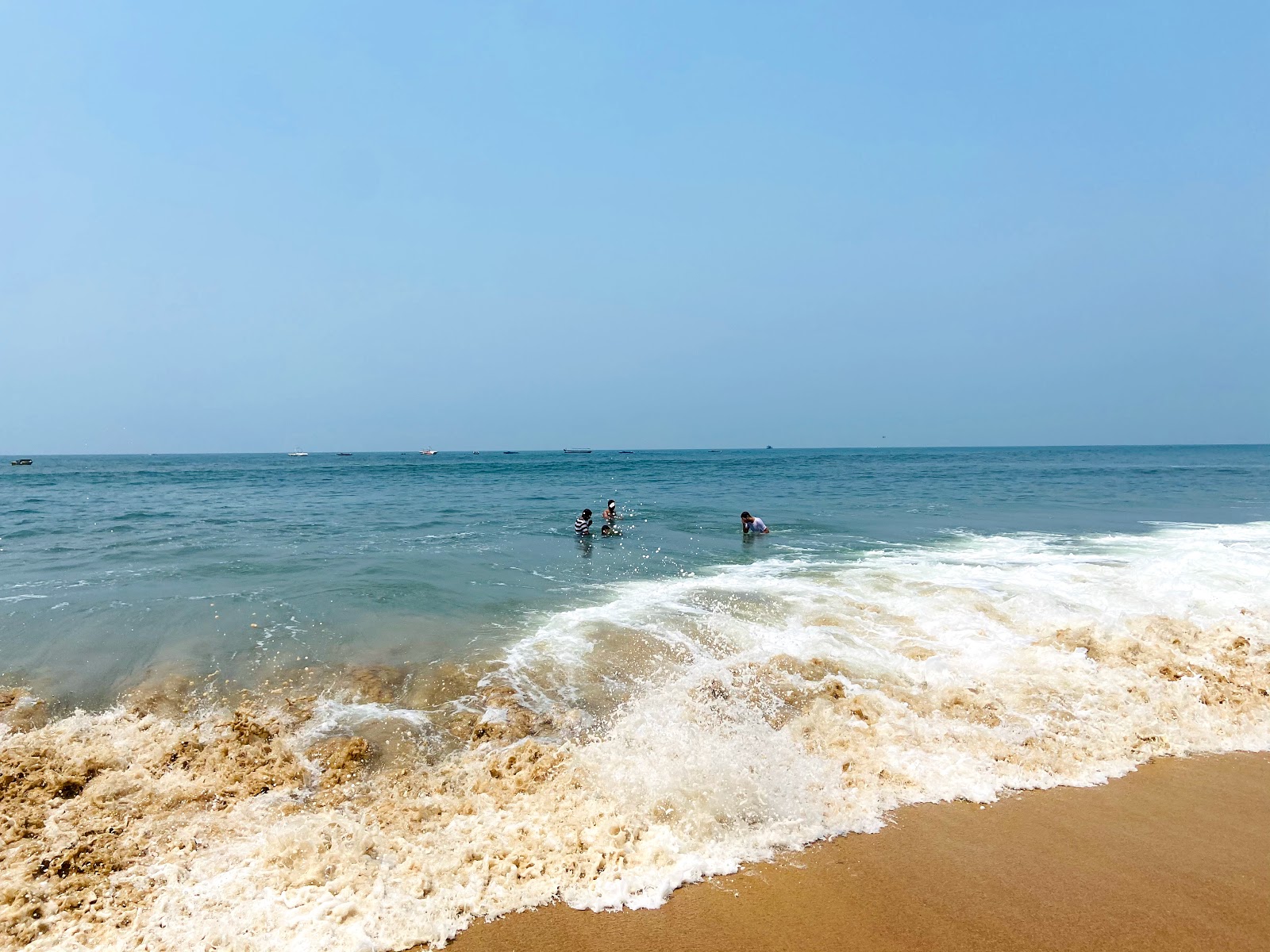 Photo de Sinquerim Beach - recommandé pour les voyageurs en famille avec des enfants