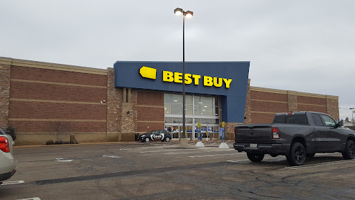 Electronics Store «Best Buy», reviews and photos, 16630 Royalton Rd, Strongsville, OH 44136, USA