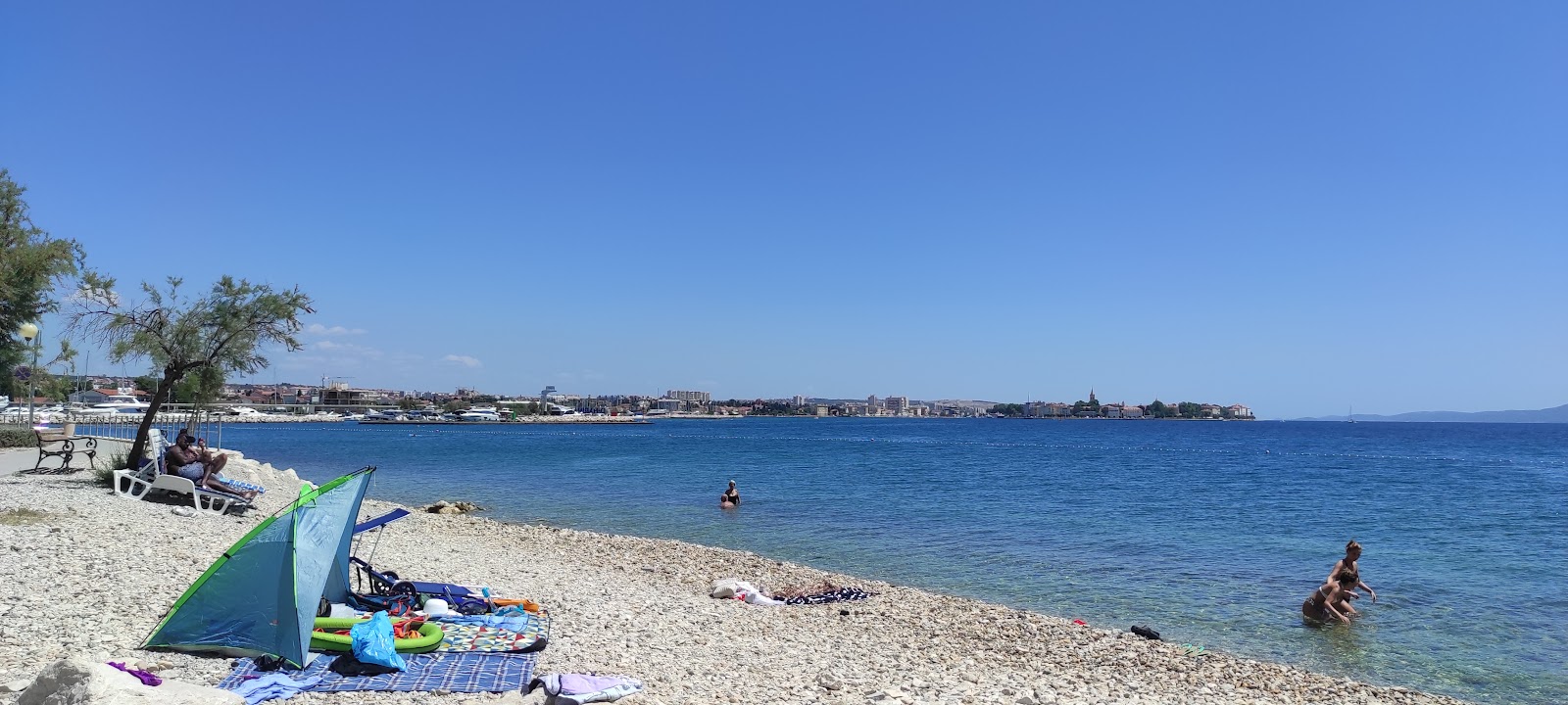 Foto von Puntamika Beach mit graue kiesel Oberfläche