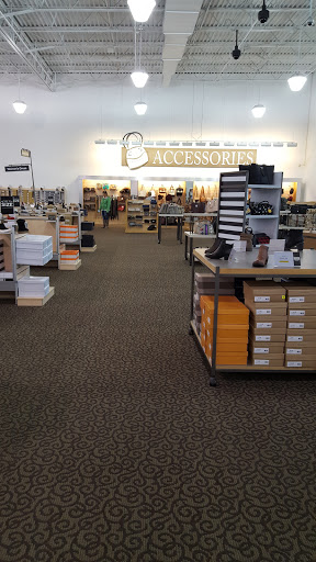 Shoe Store «DSW Designer Shoe Warehouse», reviews and photos, 375 E Altamonte Dr, Altamonte Springs, FL 32701, USA