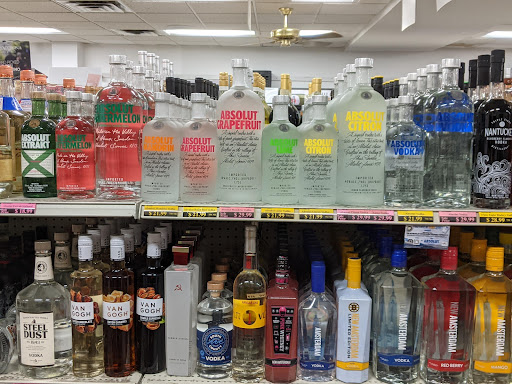 Liquor Store «Tiverton Liquor Store», reviews and photos, 65 Main Rd, Tiverton, RI 02878, USA