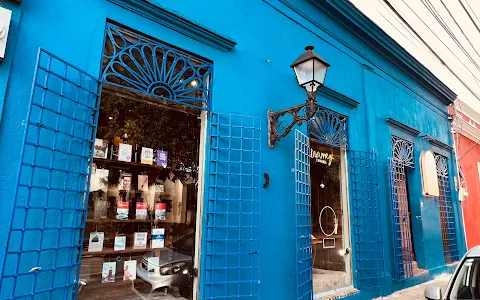 Mamey Librería Café image
