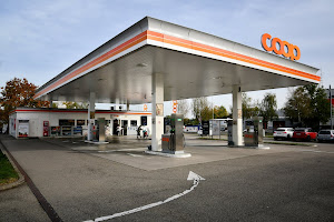 Coop Pronto Shop mit Tankstelle Dielsdorf Center