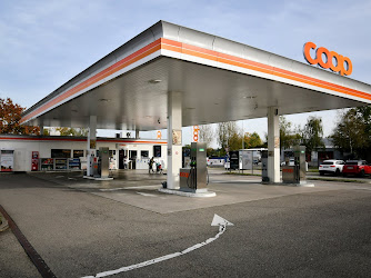 Coop Pronto Shop mit Tankstelle Dielsdorf Center