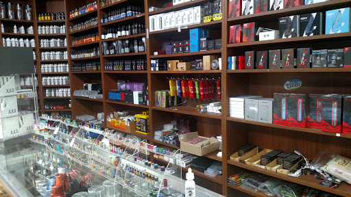 Vaporizer Store «Grassy Plain Vape & Smoke», reviews and photos, 39 Grassy Plain St, Bethel, CT 06801, USA