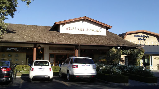 Shopping Mall «Fig Garden Village Shopping Center», reviews and photos, 790 W Shaw Ave, Fresno, CA 93704, USA