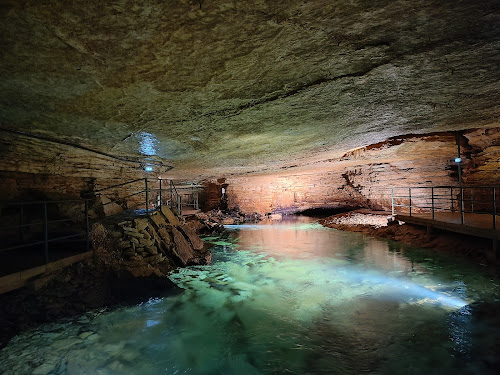 attractions Grottes de Bèze Bèze