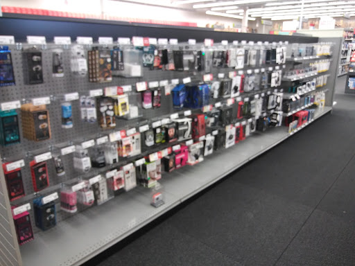 Office Supply Store «Staples», reviews and photos, 23035 W Outer Dr, Allen Park, MI 48101, USA