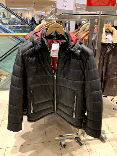 Stores to buy women's down jackets Prague