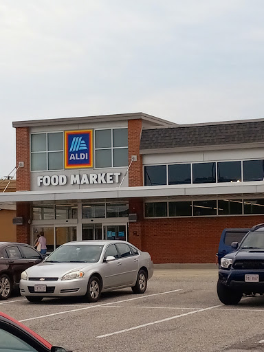 Supermarket «ALDI», reviews and photos, 903 Riverdale St, West Springfield, MA 01089, USA