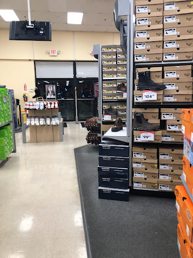 Shoe Store «Shoe Carnival», reviews and photos, 3408 S Glenstone Ave, Springfield, MO 65804, USA