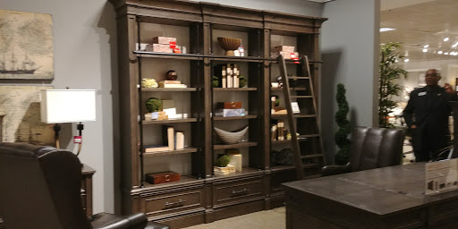 Furniture Store «Havertys Furniture», reviews and photos, 724 Home Center Dr, Kennesaw, GA 30144, USA