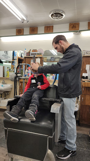 Barber Shop «Loop Barber Shop», reviews and photos, 301 1/2 1st Ave, Rock Falls, IL 61071, USA