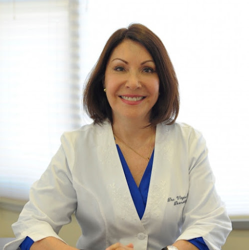 Dra. Virginia Vivas O'Connor, Dermatólogo - Dermatólogo
