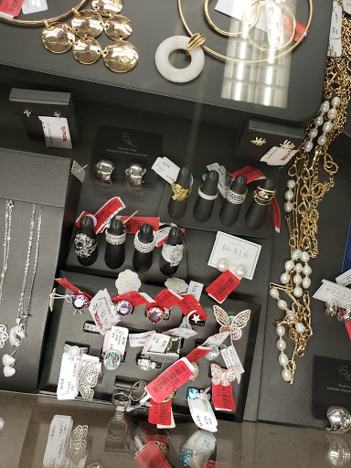 Department Store «T.J. Maxx & HomeGoods», reviews and photos, 4890 Integrity Way, Appleton, WI 54913, USA