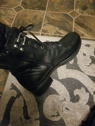 Shoe Store «DSW Designer Shoe Warehouse», reviews and photos, 28700 Telegraph Rd, Southfield, MI 48034, USA