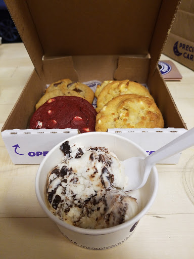 Cookie Shop «Insomnia Cookies», reviews and photos, 1229 S University Ave, Ann Arbor, MI 48104, USA