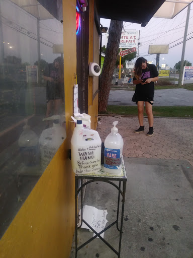 Liquor Store «Ulmerton Liquor & Wine», reviews and photos, 8015 Ulmerton Rd, Largo, FL 33771, USA