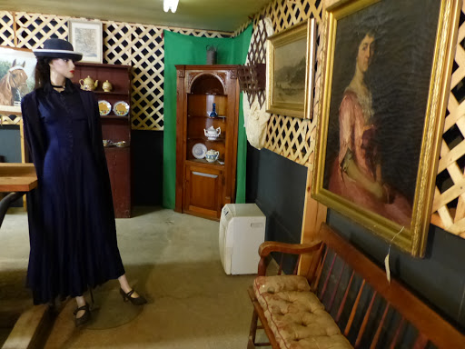 Antique Furniture Store «Hogback Vintage», reviews and photos, 260 Langdell Rd, Johnson, VT 05656, USA