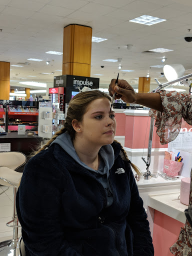 Shopping Mall «Lakeside Mall», reviews and photos, 14000 Lakeside Cir, Sterling Heights, MI 48313, USA