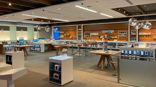 Cell Phone Store «AT&T», reviews and photos, 1812 N Westshore Blvd, Tampa, FL 33607, USA