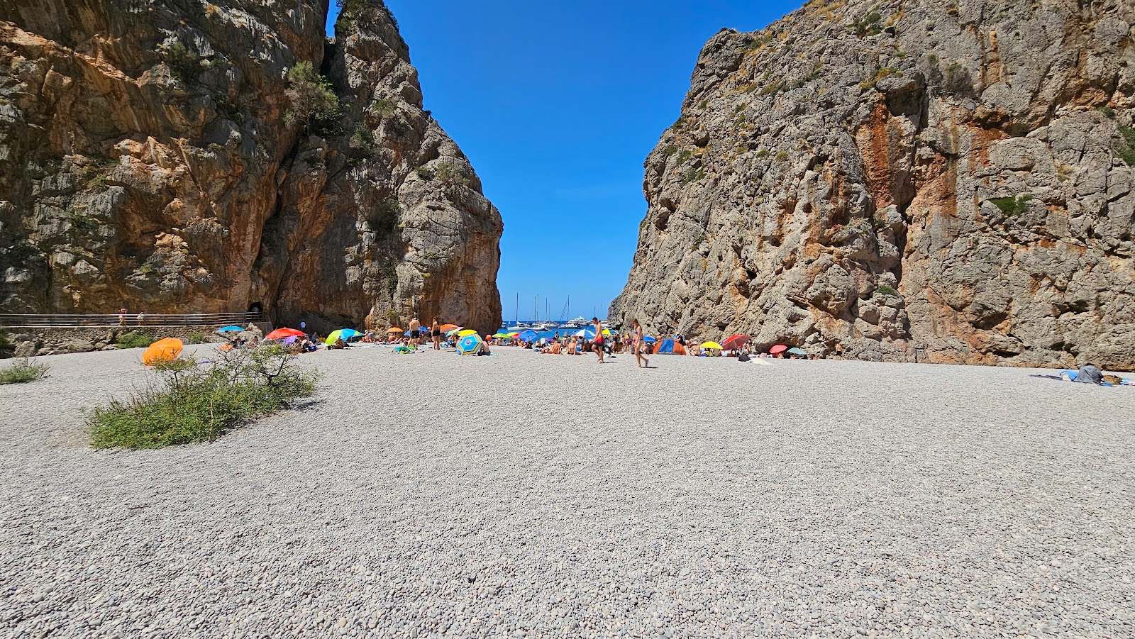 Guijarros en la playa