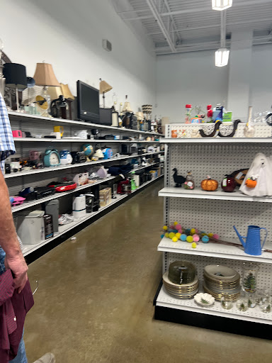 Thrift Store «Goodwill Retail Store of Springfield – Battlefield», reviews and photos, 3151 S Kansas Expy, Springfield, MO 65807, USA