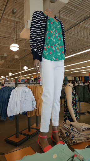 Clothing Store «Old Navy», reviews and photos, 141 Tuckahoe Rd, Sewell, NJ 08080, USA