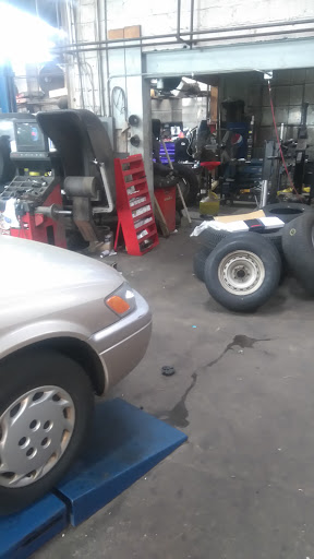 Tire Shop «Settle Tire Co. Tire Pros», reviews and photos, 824 Preston Ave, Charlottesville, VA 22903, USA