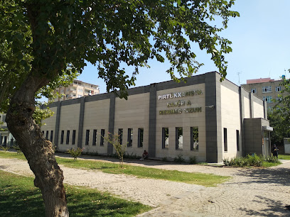 Mehmed Uzun Kütüphanesi
