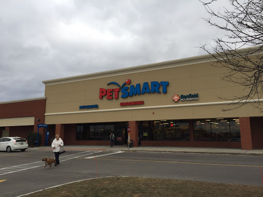 Pet Supply Store «PetSmart», reviews and photos, 700 N Milwaukee Ave, Vernon Hills, IL 60061, USA