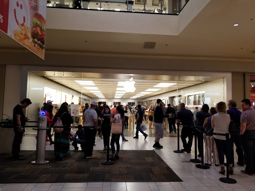 Computer Store «Apple Cielo Vista Mall», reviews and photos, 8401 Gateway Blvd W, El Paso, TX 79925, USA