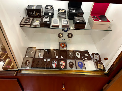 Tobacco Shop «Old Virginia Tobacco Co», reviews and photos, 5860 Kingstowne Ctr # 160, Alexandria, VA 22315, USA