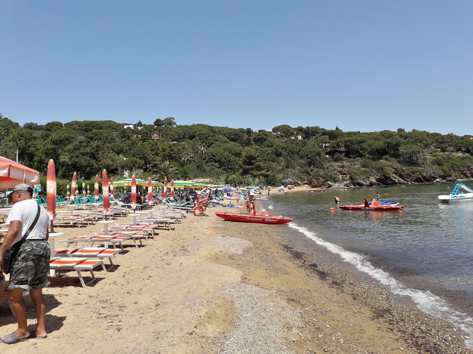 Fotografie cu Straccoligno beach - locul popular printre cunoscătorii de relaxare