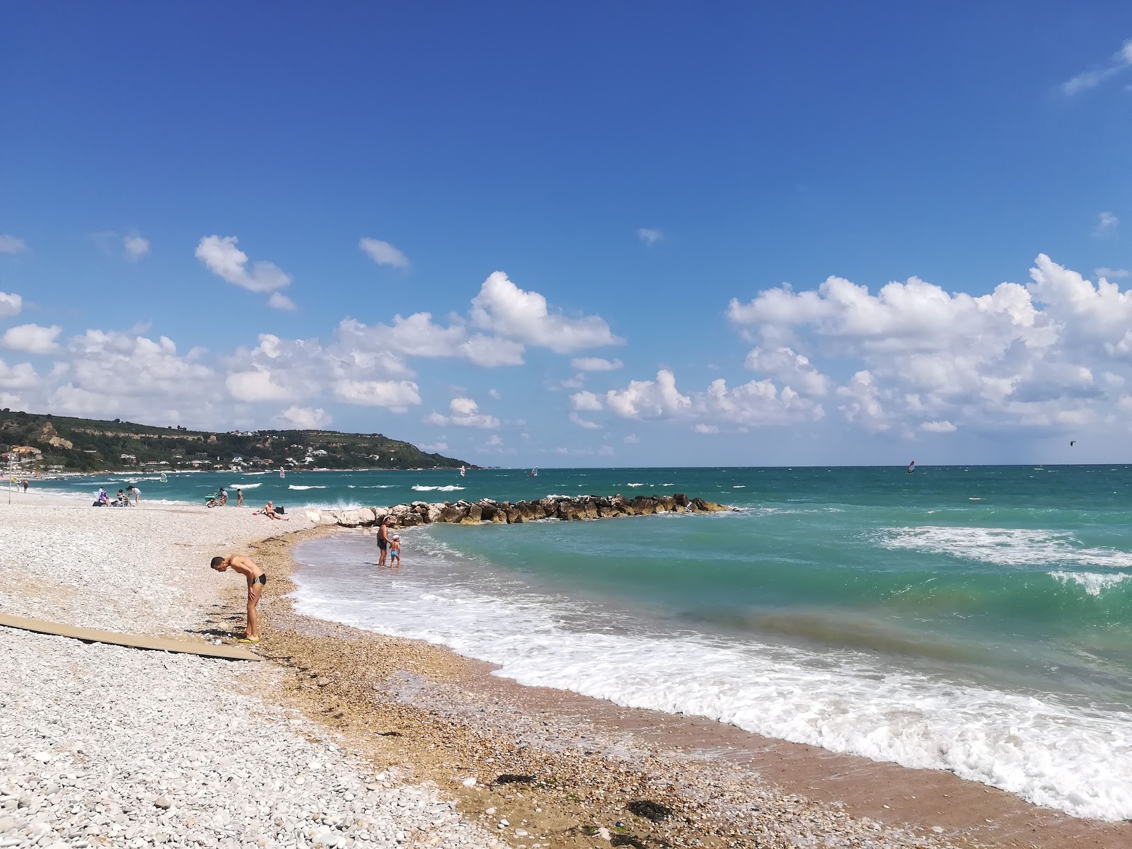 Foto de Spiaggia di Fossacesia Marina com alto nível de limpeza