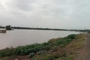sayla lake (સાયલા તળાવ) image