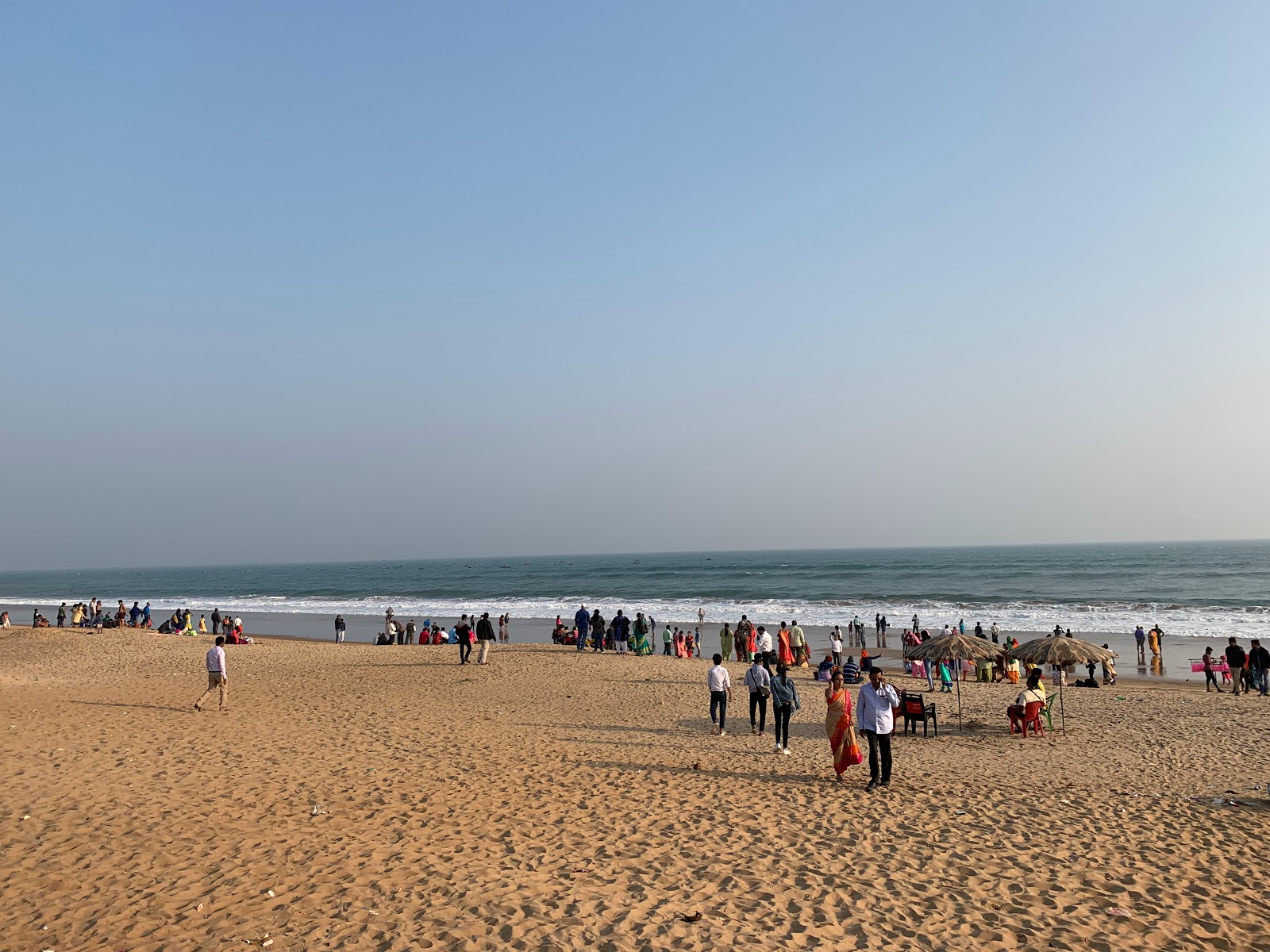 Photo de Chandrabhaga Beach avec l'eau cristalline de surface