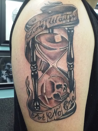 Tattoo Shop «Ft Myers Beach Tattoo Studios», reviews and photos, 1901 Estero Blvd, Fort Myers Beach, FL 33931, USA