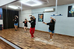 Studio XD / Bollywood Workout / Hip-Hop Dance / Zumba & Aerobics / Wedding choreographer In Delhi / Dance Classes in Delhi, image