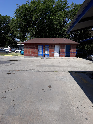 Car Wash «Felix Carwash», reviews and photos, 2203 W Commerce St, San Antonio, TX 78207, USA