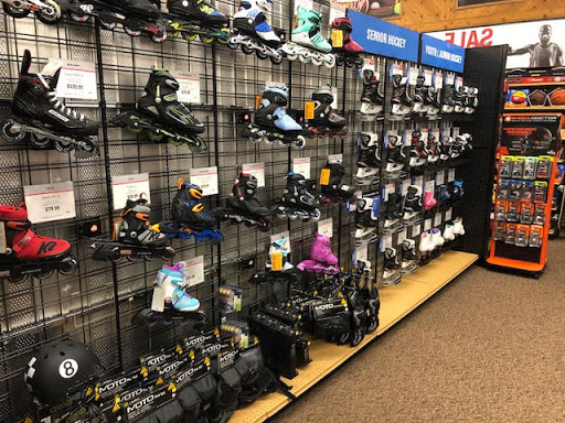 Sporting Goods Store «SCHEELS», reviews and photos, 505 Center Ave, Moorhead, MN 56560, USA