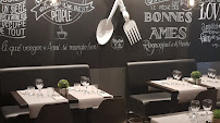 Atmosphère du Restaurant BISTRO ST LO à Saint-Laurent-du-Var - n°1