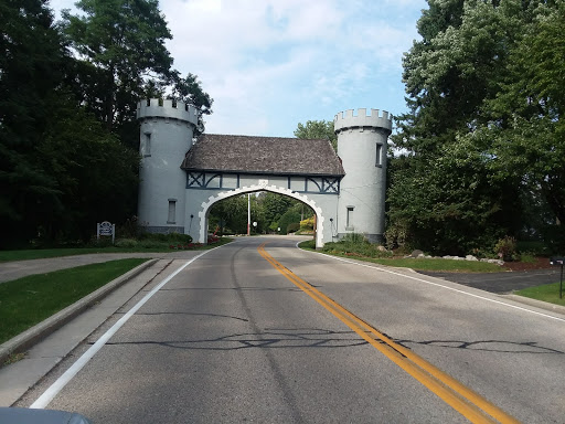 Golf Course «Country Club Estates Golf Course», reviews and photos, 365 E Pottawatomi Dr, Fontana-On-Geneva Lake, WI 53125, USA