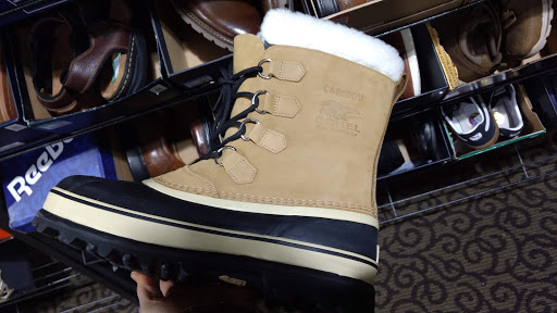 Shoe Store «DSW Designer Shoe Warehouse», reviews and photos, 4619 E 82nd St, Castleton, IN 46250, USA