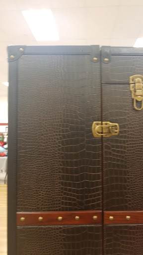 Department Store «T.J. Maxx», reviews and photos, 865 Bridgeport Ave, Shelton, CT 06484, USA