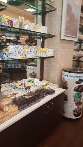 Chocolate Shop «Kilwins Little Rock», reviews and photos, 415 President Clinton Ave, Little Rock, AR 72201, USA