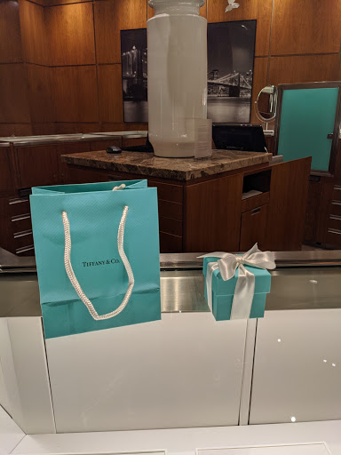 Jewelry Store «Tiffany & Co.», reviews and photos, 2905 E Skyline Dr, Tucson, AZ 85718, USA