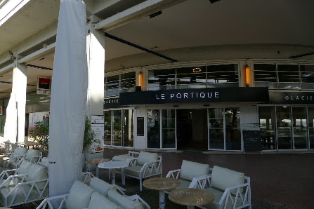 Le Portique 7 Rte du Front de Mer, 17200 Royan, France